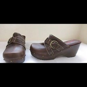 Bongo Closed Toe Brown Clog-7M